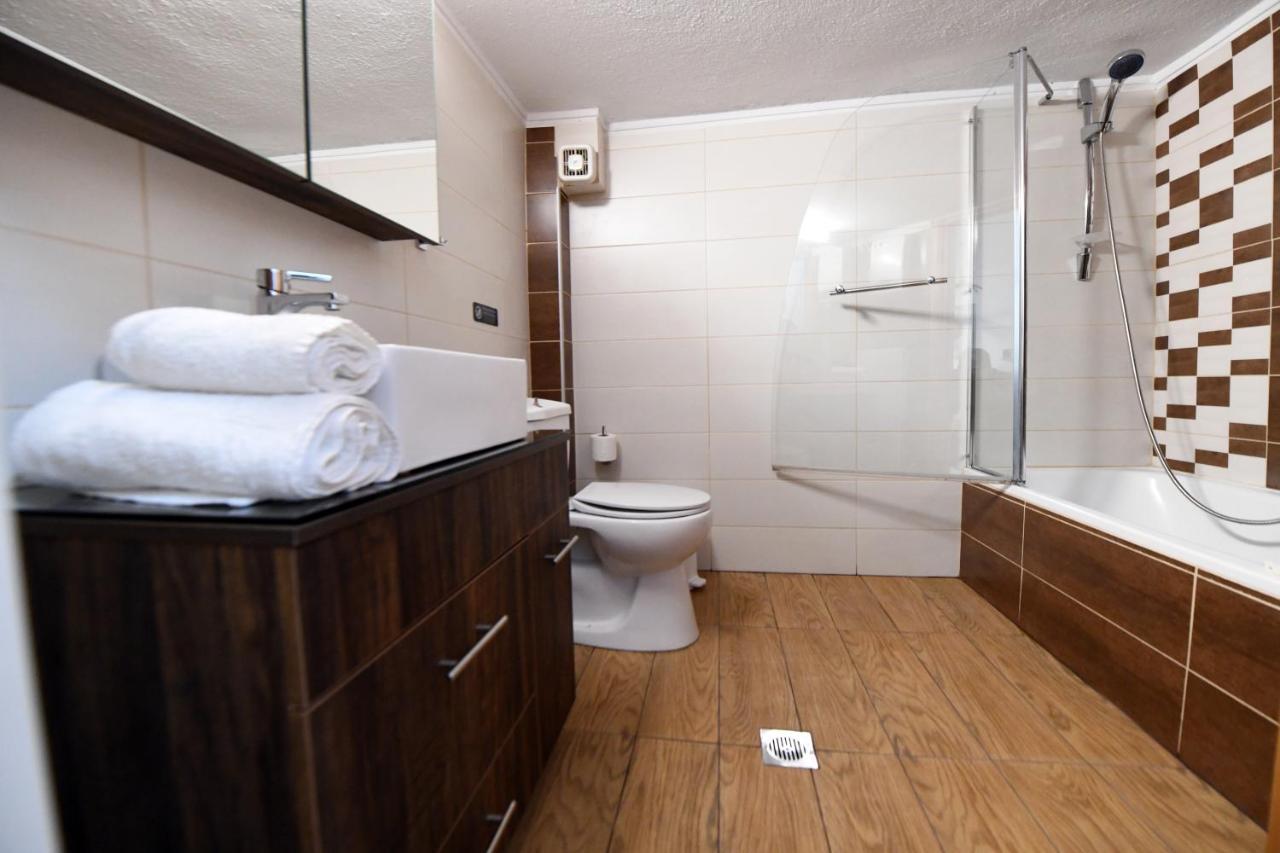 Grand Lux Apartment سيرس المظهر الخارجي الصورة