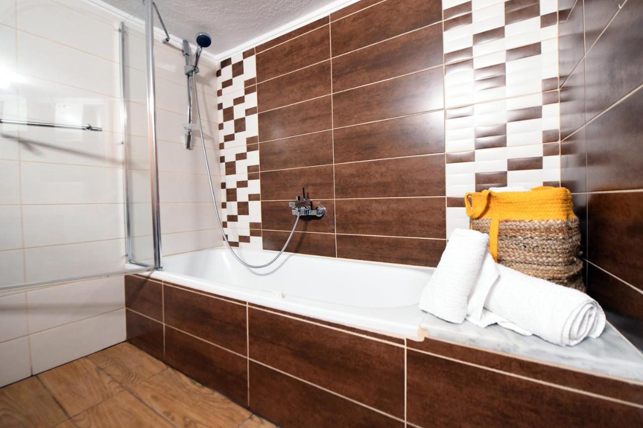 Grand Lux Apartment سيرس المظهر الخارجي الصورة